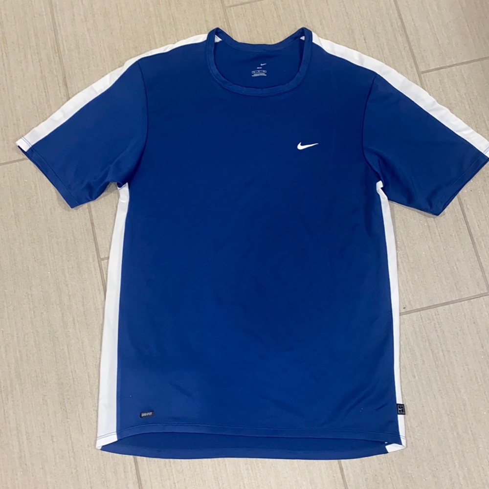 Nike athletic shirt size small S